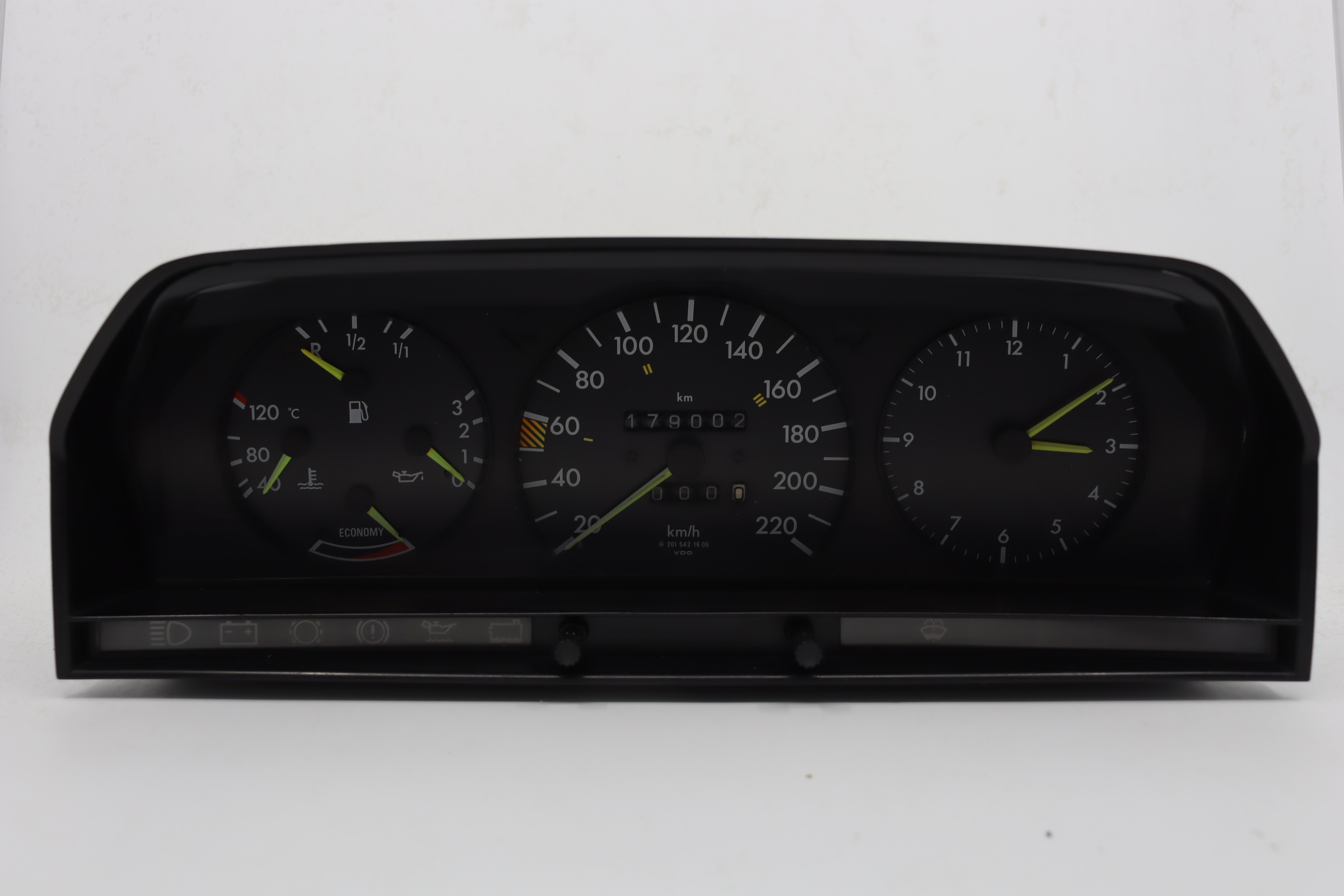 Mercedes - 190 W201 Tellerpaneel reparatie