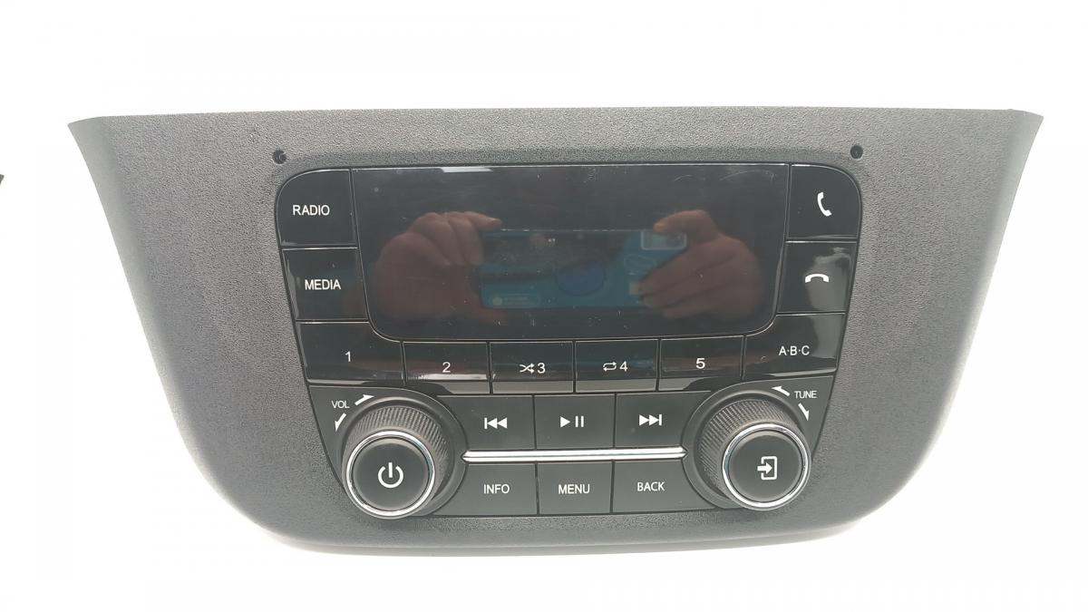 Iveco - Daily 7 vanaf 2019 Radio mediatoestel reparatie
