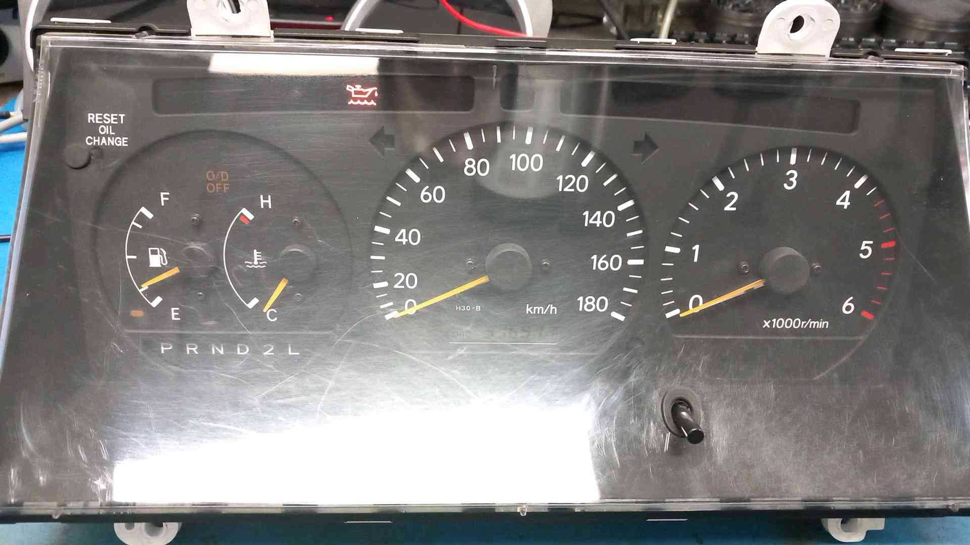 Toyota - HiAce 4de gen. 3de facelift v.a. 2002 Tellerpaneel reparatie